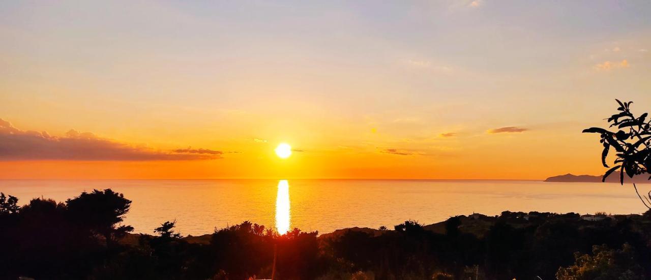 Appartamento La Dolce Vista Magomadas Esterno foto